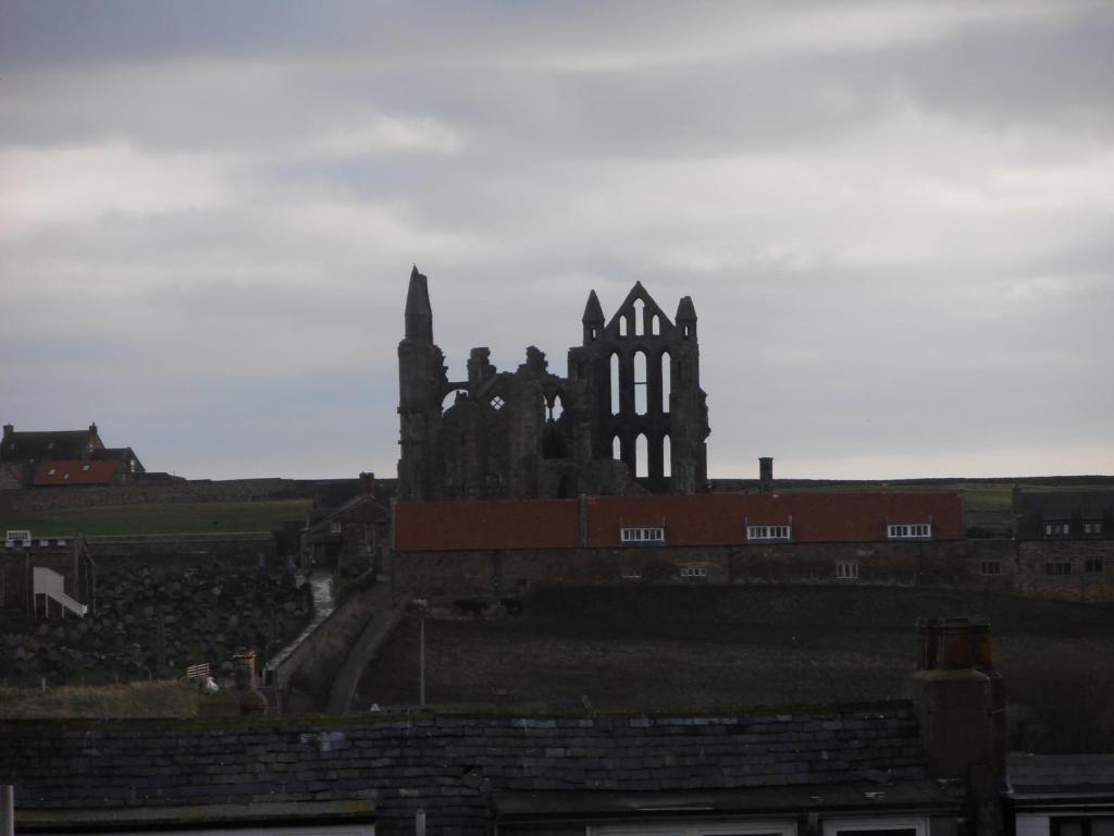 Hotel The Europa à Whitby Extérieur photo