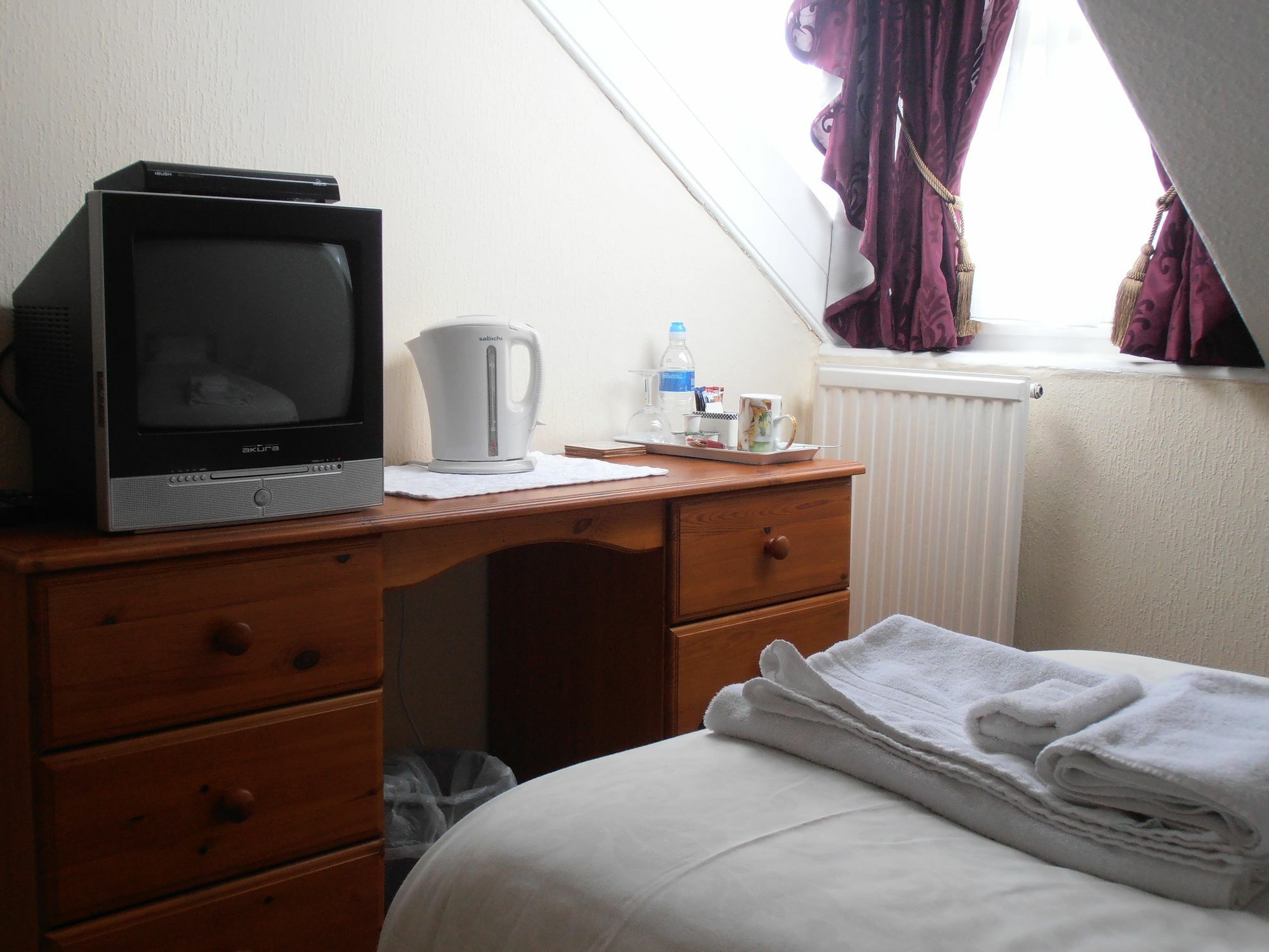 Hotel The Europa à Whitby Extérieur photo